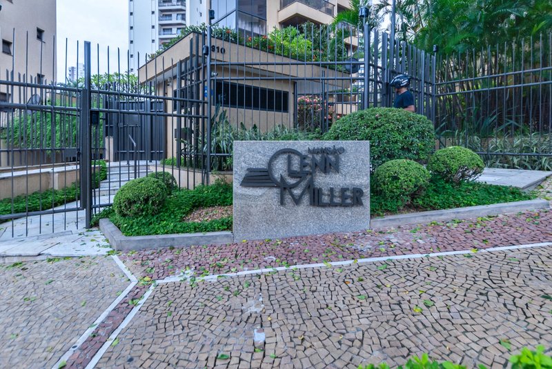 Apartamento 250m² na Aclimação 4 suítes 3 vagas Rua Castro Alves São Paulo - 