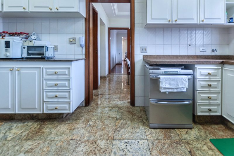 Apartamento 250m² na Aclimação 4 suítes 3 vagas Rua Castro Alves São Paulo - 