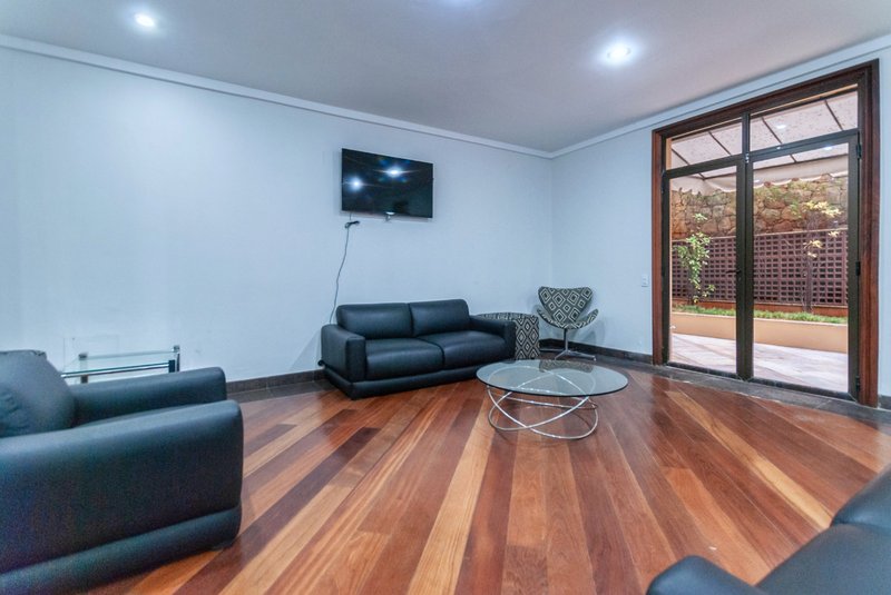 Apartamento 250m² na Aclimação 4 suítes 3 vagas Rua Castro Alves São Paulo - 