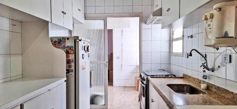 Cobertura 200m² na Aclimação 3 dorm 1 suíte 2 vagas Rua Jaspe São Paulo - 