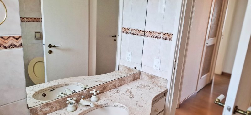 Cobertura 200m² na Aclimação 3 dorm 1 suíte 2 vagas Rua Jaspe São Paulo - 