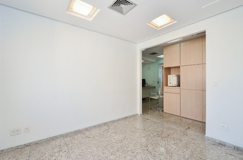 Conjunto Comercial 40m² na Vila Olimpia 2 vagas Rua Alvorada São Paulo - 