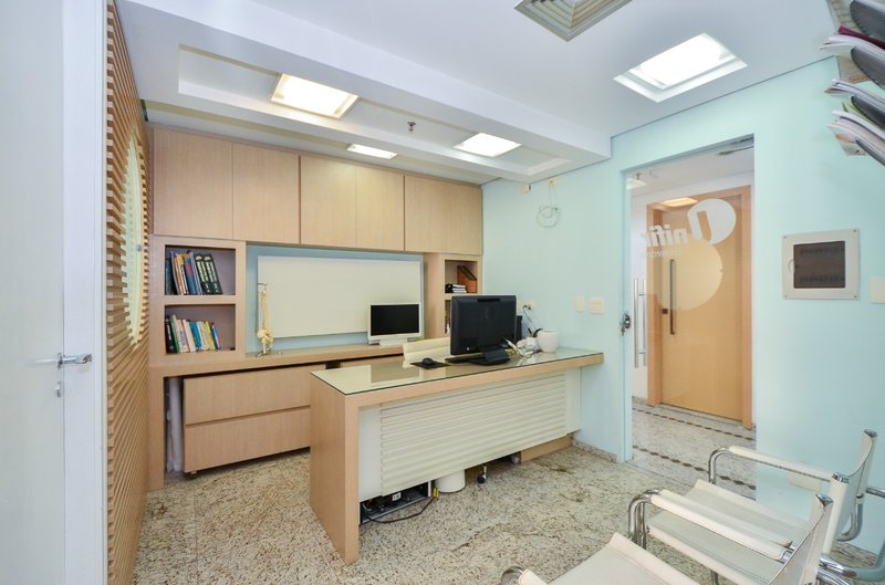Conjunto Comercial 40m² na Vila Olimpia 2 vagas Rua Alvorada São Paulo - 