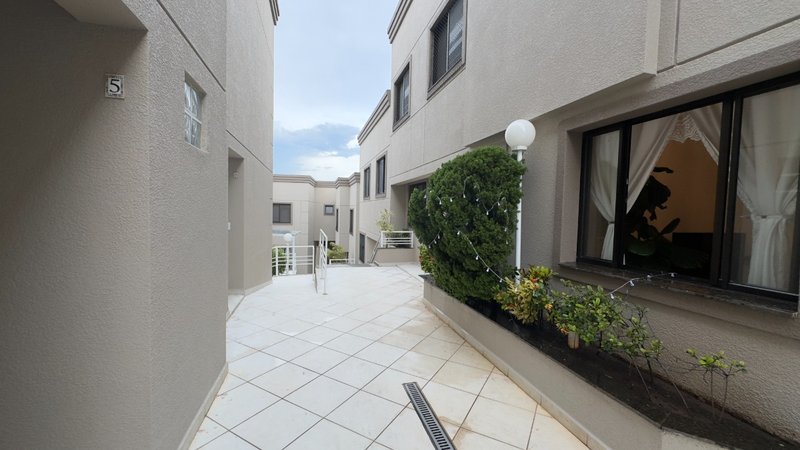 Casa em Condomínio 85m² na Vila Deodoro 3 dorm 1 suíte 2 vagas Rua Mesquita São Paulo - 