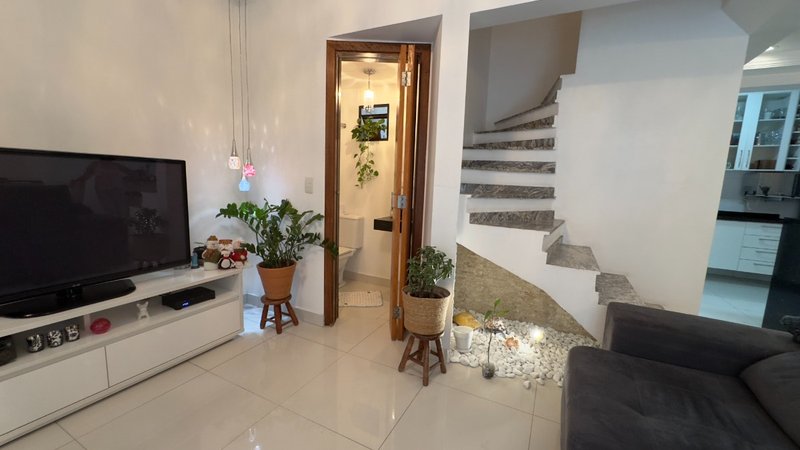 Casa em Condomínio 85m² na Vila Deodoro 3 dorm 1 suíte 2 vagas Rua Mesquita São Paulo - 