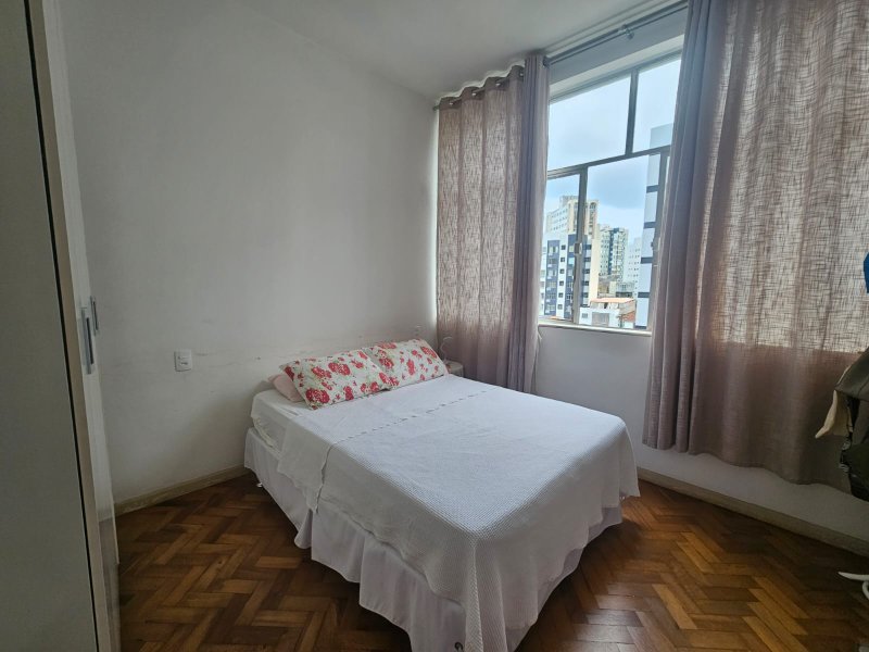APARTAMENTO 2 QUARTOS SALA DEPENDÊNCIA COMPLETA DE SERVIÇO À VENDA NA GRAÇA! Avenida Euclydes da Cunha Salvador - 