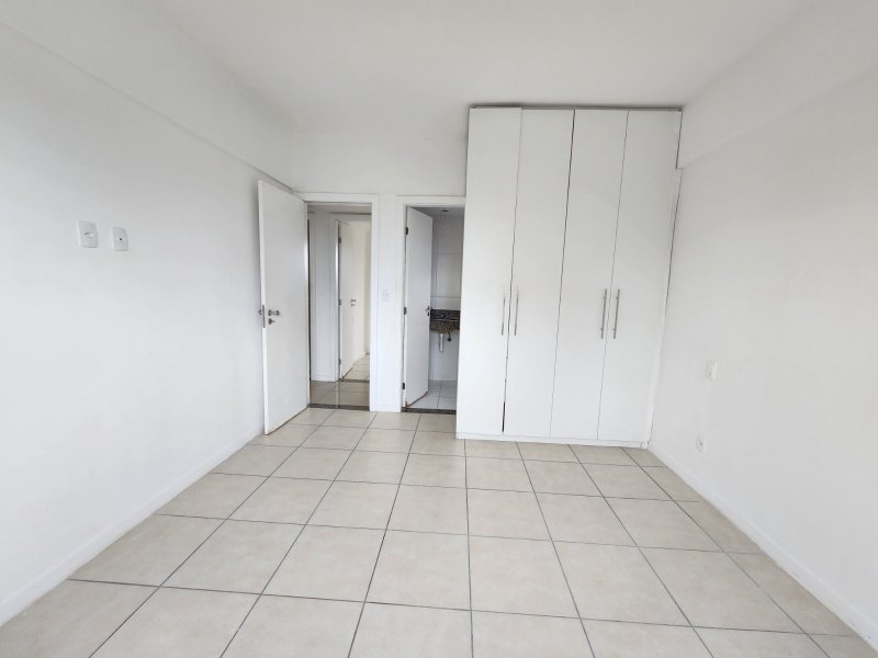 APARTAMENTO VISTA MAR 3 QUARTOS 2 SUÍTES VARANDA 2 GARAGENS À VENDA NO RIO VERMELHO! Avenida Cardeal da Silva Salvador - 