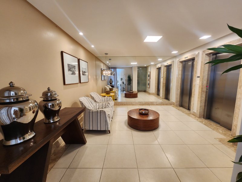 APARTAMENTO VISTA MAR 3 QUARTOS SUÍTE VARANDA 2 GARAGENS À VENDA NO JARDIM ARMAÇÃO! Rua Anquises Reis Salvador - 