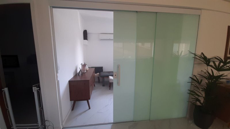 APARTAMENTO VISTA MAR 3 QUARTOS SUÍTE VARANDA 2 GARAGENS À VENDA NO JARDIM ARMAÇÃO! Rua Anquises Reis Salvador - 