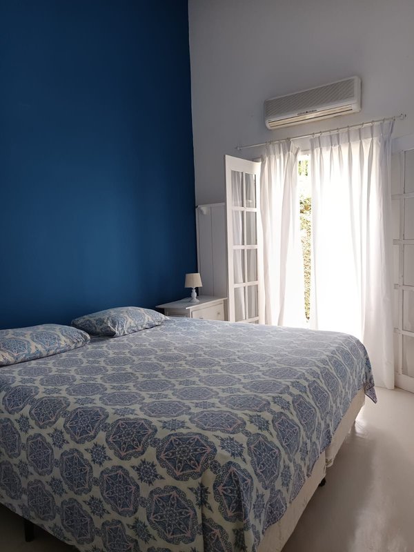 VENDE-SE LINDA CASA – CONDOMÍNIO – SUL DA ILHA – ESTILO GREGA - MARAVILHOSA Rua M. Vitalino Ilhabela - 