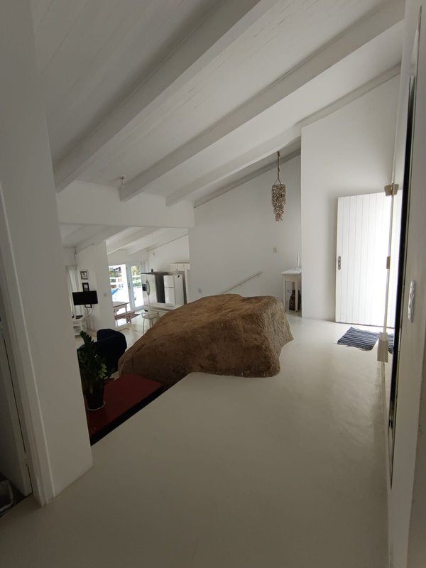 VENDE-SE LINDA CASA – CONDOMÍNIO – SUL DA ILHA – ESTILO GREGA - MARAVILHOSA Rua M. Vitalino Ilhabela - 