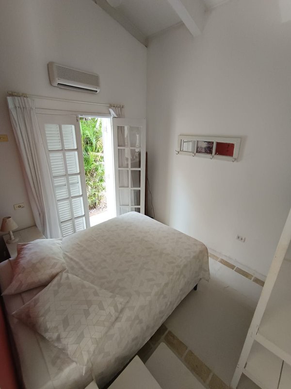 VENDE-SE LINDA CASA – CONDOMÍNIO – SUL DA ILHA – ESTILO GREGA - MARAVILHOSA Rua M. Vitalino Ilhabela - 