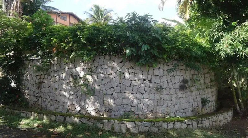 VENDE-SE LINDA CASA – CONDOMÍNIO – SUL DA ILHA – ESTILO GREGA - MARAVILHOSA Rua M. Vitalino Ilhabela - 