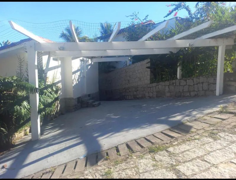 VENDE-SE LINDA CASA – CONDOMÍNIO – SUL DA ILHA – ESTILO GREGA - MARAVILHOSA Rua M. Vitalino Ilhabela - 