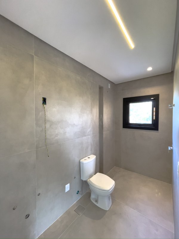 ESPETACULAR CASA COM 04 SUÍTES E VISTA NO ECOVILLAGE EM VIAMÃO! Avenida Liberdade Viamão - 