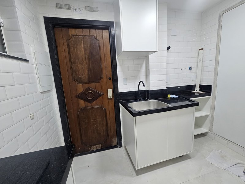 APARTAMENTO 4 QUARTOS SUÍTE NASCENTE REFORMADO ELEVADOR GARAGEM À VENDA NA GRAÇA! Rua Humberto de Campos Salvador - 