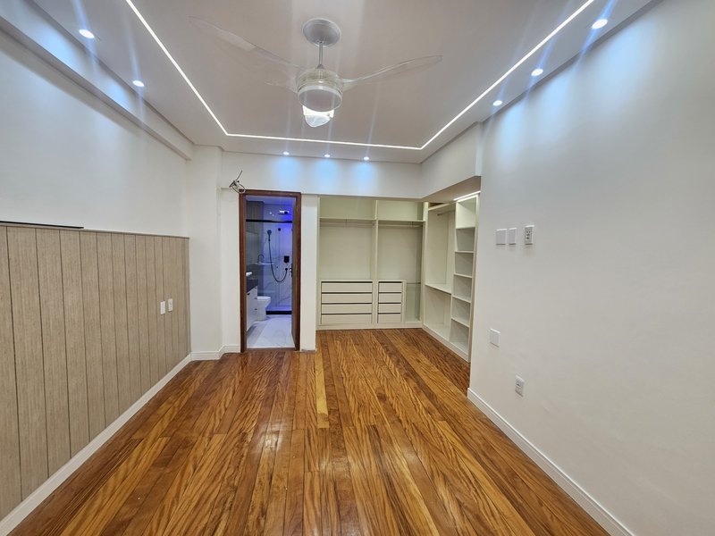 APARTAMENTO 4 QUARTOS SUÍTE NASCENTE REFORMADO ELEVADOR GARAGEM À VENDA NA GRAÇA! Rua Humberto de Campos Salvador - 