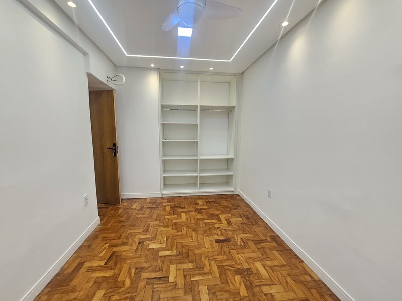 APARTAMENTO 4 QUARTOS SUÍTE NASCENTE REFORMADO ELEVADOR GARAGEM À VENDA NA GRAÇA! Rua Humberto de Campos Salvador - 