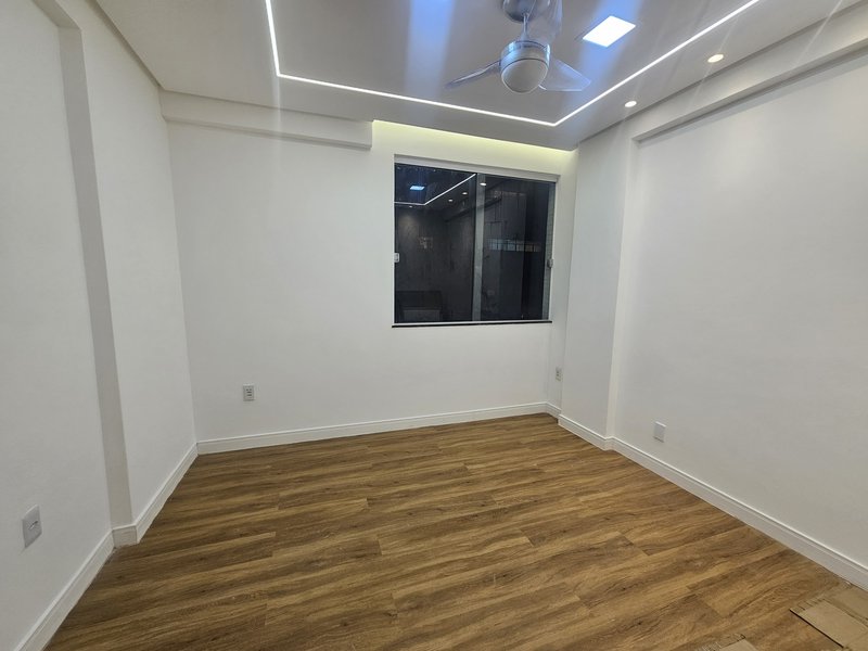APARTAMENTO 4 QUARTOS SUÍTE NASCENTE REFORMADO ELEVADOR GARAGEM À VENDA NA GRAÇA! Rua Humberto de Campos Salvador - 