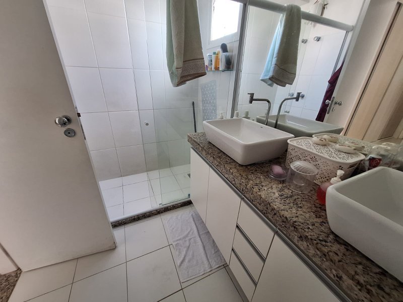APARTAMENTO 4 QUARTOS SUÍTES VARANDÃO GOURMET 3 GARAGENS CONDOMINIO CLUBE À VENDA BARRA! Rua Barão de Itapoan Salvador - 