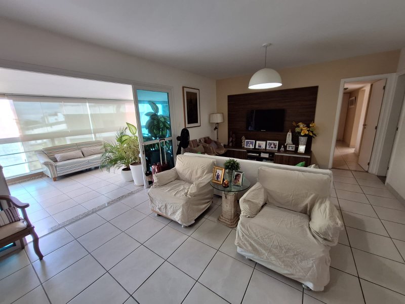 APARTAMENTO 4 QUARTOS SUÍTES VARANDÃO GOURMET 3 GARAGENS CONDOMINIO CLUBE À VENDA BARRA! Rua Barão de Itapoan Salvador - 