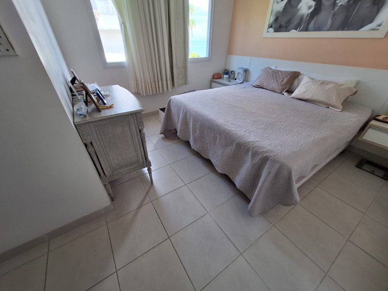 APARTAMENTO 4 QUARTOS SUÍTES VARANDÃO GOURMET 3 GARAGENS CONDOMINIO CLUBE À VENDA BARRA! Rua Barão de Itapoan Salvador - 