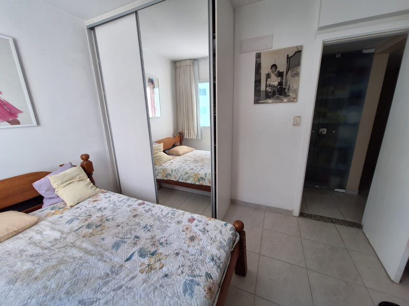APARTAMENTO 4 QUARTOS SUÍTES VARANDÃO GOURMET 3 GARAGENS CONDOMINIO CLUBE À VENDA BARRA! Rua Barão de Itapoan Salvador - 