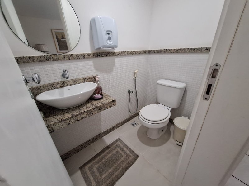 APARTAMENTO 4 QUARTOS SUÍTES VARANDÃO GOURMET 3 GARAGENS CONDOMINIO CLUBE À VENDA BARRA! Rua Barão de Itapoan Salvador - 