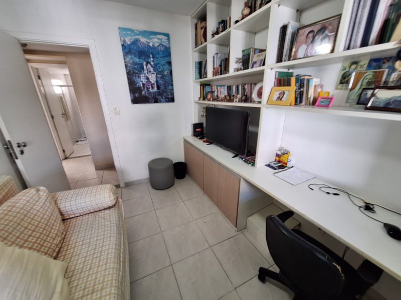 APARTAMENTO 4 QUARTOS SUÍTES VARANDÃO GOURMET 3 GARAGENS CONDOMINIO CLUBE À VENDA BARRA! Rua Barão de Itapoan Salvador - 