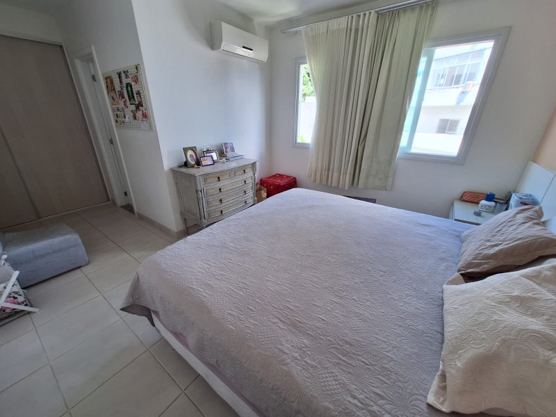 APARTAMENTO 4 QUARTOS SUÍTES VARANDÃO GOURMET 3 GARAGENS CONDOMINIO CLUBE À VENDA BARRA! Rua Barão de Itapoan Salvador - 