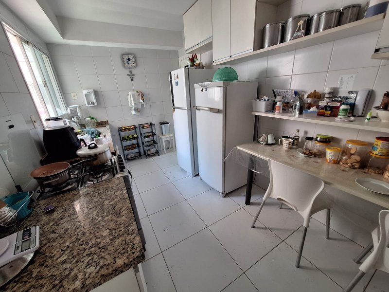 APARTAMENTO 4 QUARTOS SUÍTES VARANDÃO GOURMET 3 GARAGENS CONDOMINIO CLUBE À VENDA BARRA! Rua Barão de Itapoan Salvador - 