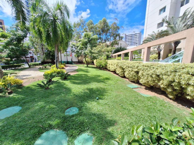 APARTAMENTO 4 QUARTOS SUÍTES VARANDÃO GOURMET 3 GARAGENS CONDOMINIO CLUBE À VENDA BARRA! Rua Barão de Itapoan Salvador - 