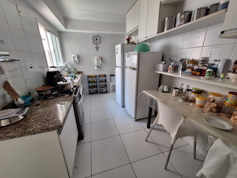 APARTAMENTO 4 QUARTOS SUÍTES VARANDÃO GOURMET 3 GARAGENS CONDOMINIO CLUBE À VENDA BARRA! Rua Barão de Itapoan Salvador - 