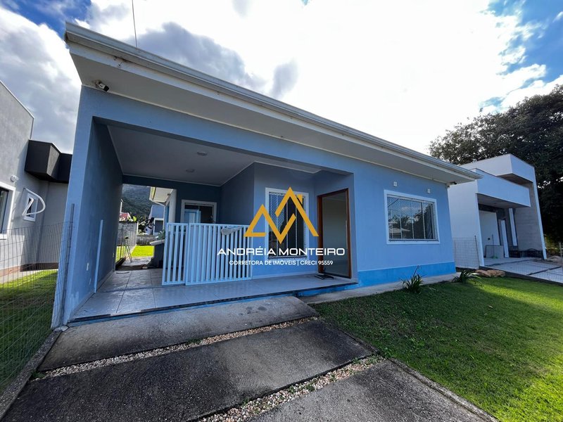 Casa linear com 3 dormitórios, 100.65m² - R$ 400.000,00 em São José de Imbassai - Maricá  Maricá - 