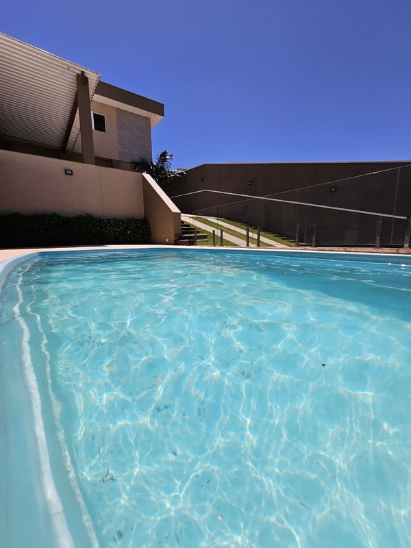 Linda casa com piscina à venda em condomínio fechado próximo ao centro de Igaratá  Igaratá - 