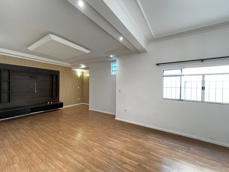 Casa Assobradada com Área Gourmet e Sauna na Vila Oliveira  Mogi das Cruzes - 
