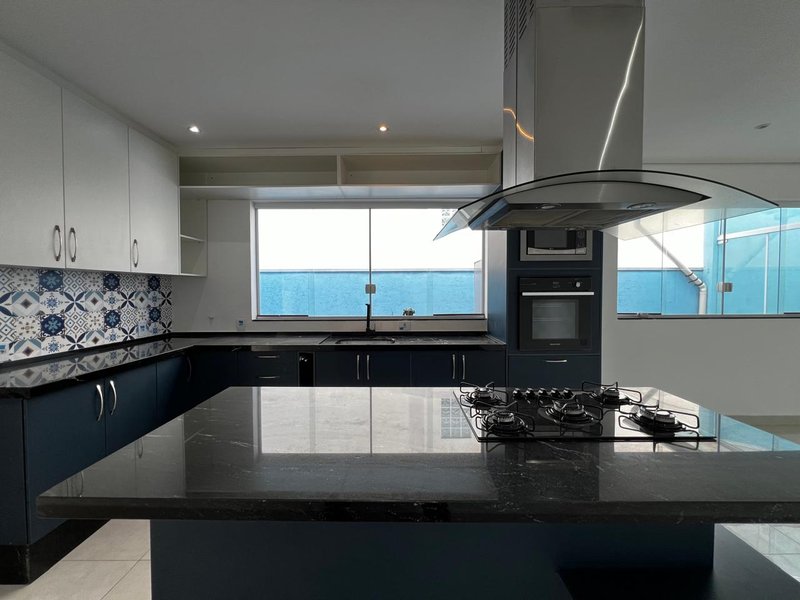 Casa Assobradada com Área Gourmet e Sauna na Vila Oliveira  Mogi das Cruzes - 