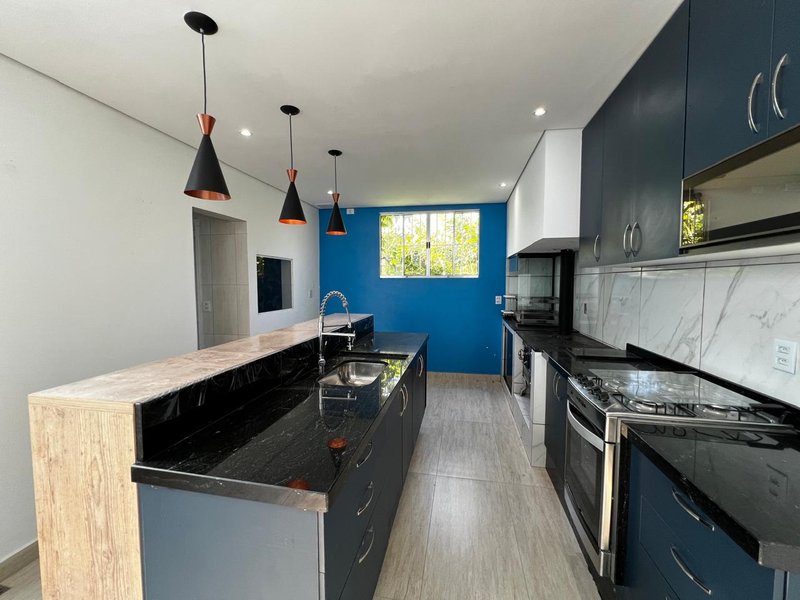 Casa Assobradada com Área Gourmet e Sauna na Vila Oliveira  Mogi das Cruzes - 