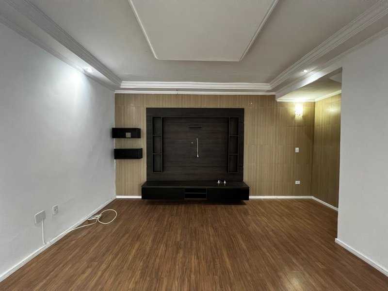 Casa Assobradada com Área Gourmet e Sauna na Vila Oliveira  Mogi das Cruzes - 