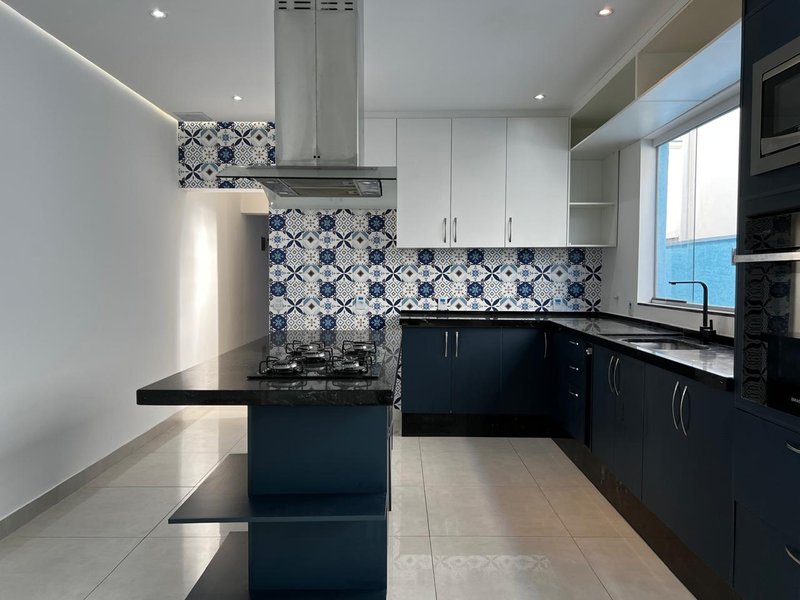 Casa Assobradada com Área Gourmet e Sauna na Vila Oliveira  Mogi das Cruzes - 