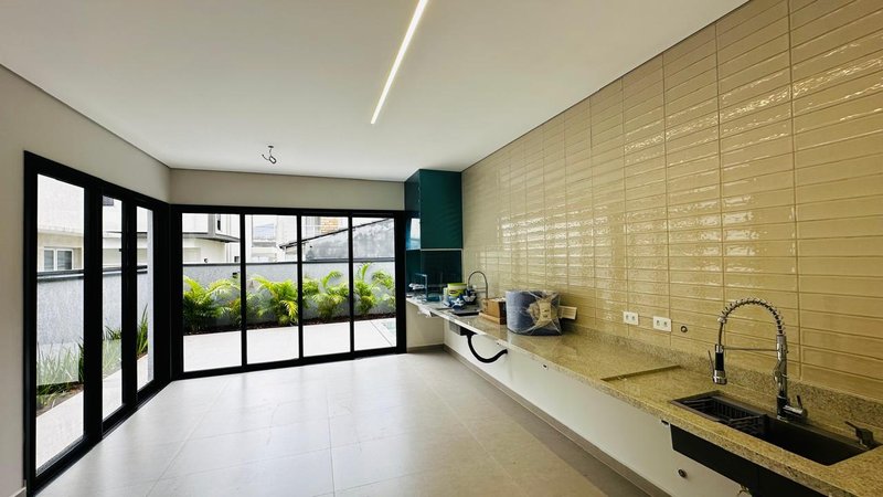 Casa Térrea contemporânea com 3 Suítes e Piscina aquecida no Veredas  Mogi das Cruzes - 
