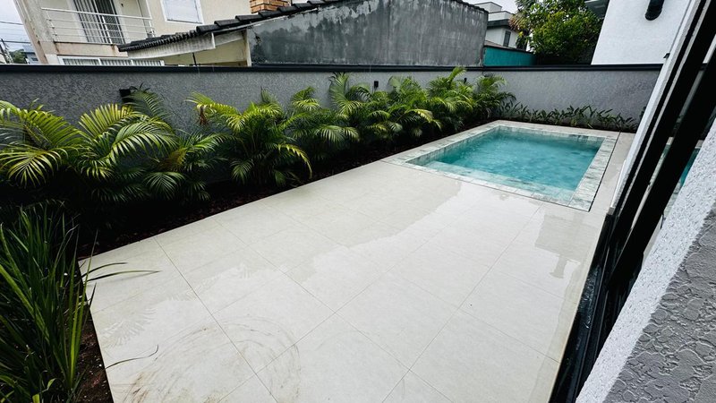 Casa Térrea contemporânea com 3 Suítes e Piscina aquecida no Veredas  Mogi das Cruzes - 