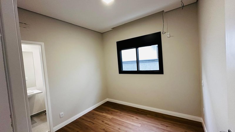 Casa Térrea contemporânea com 3 Suítes e Piscina aquecida no Veredas  Mogi das Cruzes - 