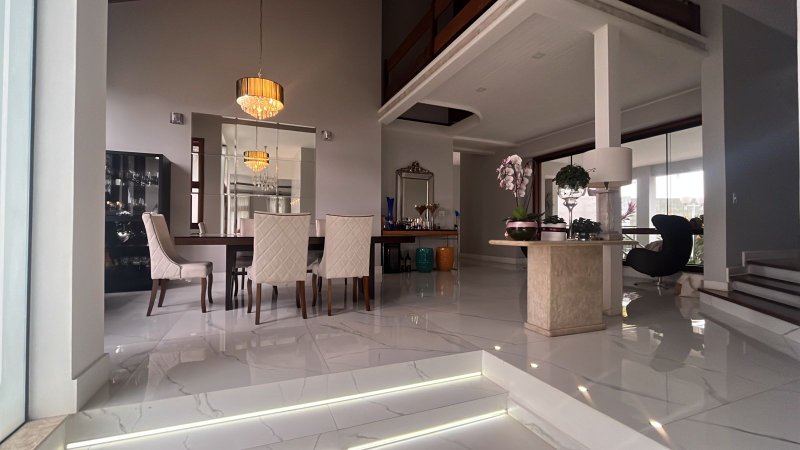 VENDO LINDA CASA ALPHAVILLE 10 – ME LIGA!! ACEITA PERMUTA PARCIAL NO LITORAL NORTE!! Alameda Guainumbis Santana de Parnaíba - 