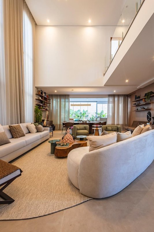 VENDO LINDA CASA – ELEGANTE E CONFORTÁVEL – ME LIGA!! Avenida Honório Alvares Penteado Santana de Parnaíba - 