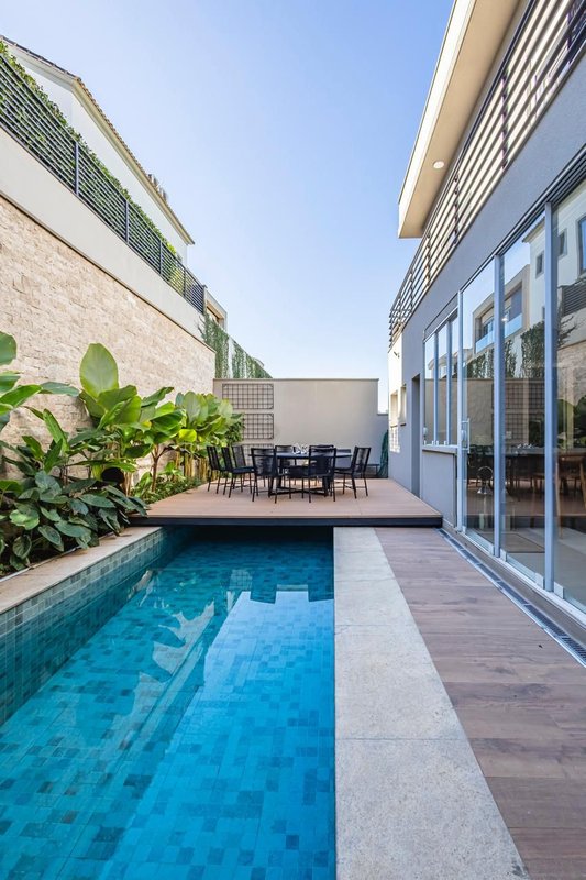 VENDO LINDA CASA – ELEGANTE E CONFORTÁVEL – ME LIGA!! Avenida Honório Alvares Penteado Santana de Parnaíba - 