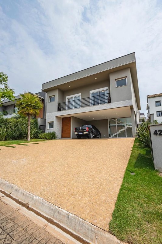 VENDO LINDA CASA – ELEGANTE E CONFORTÁVEL – ME LIGA!! Avenida Honório Alvares Penteado Santana de Parnaíba - 