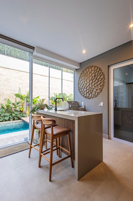 VENDO LINDA CASA – ELEGANTE E CONFORTÁVEL – ME LIGA!! Avenida Honório Alvares Penteado Santana de Parnaíba - 