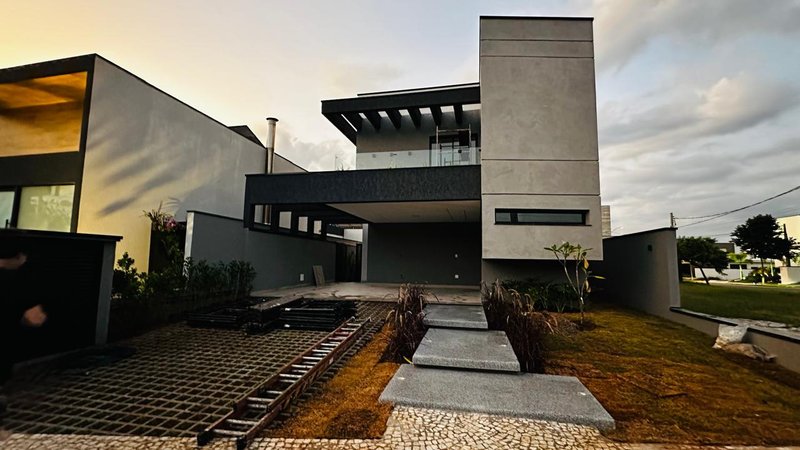 Sobrado com fachada imponente no Granja Anita  Mogi das Cruzes - 