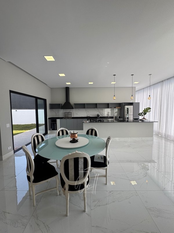 Casa recém construida no Cond Swiss Park 305m2 - 03 suítes - 06 vagas Avenida Omar Daibert São Bernardo do Campo - 
